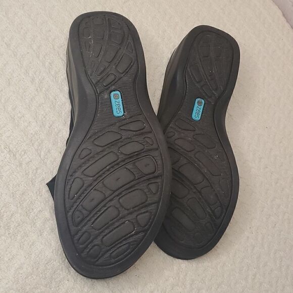 Bzees Desire Wedge Sandal - Picture 5 of 6